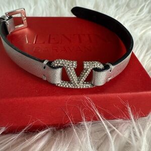 AUTHENTIC VALENTINO Vlogo Signature Silver Leather.